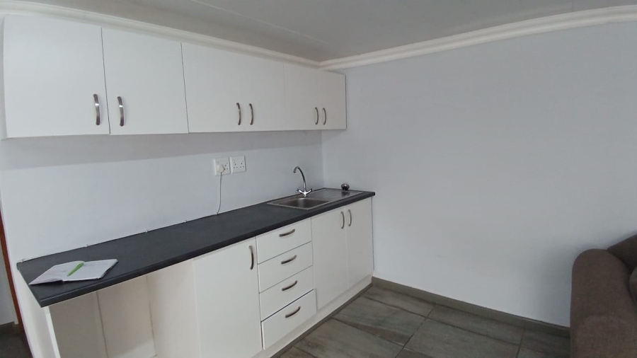 To Let 1 Bedroom Property for Rent in Panorama Western Cape